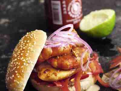 Crazy Chick – Burger mit Garnelen und Hähnchenbrust