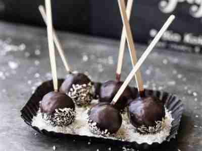 Rohe Cake Pops
