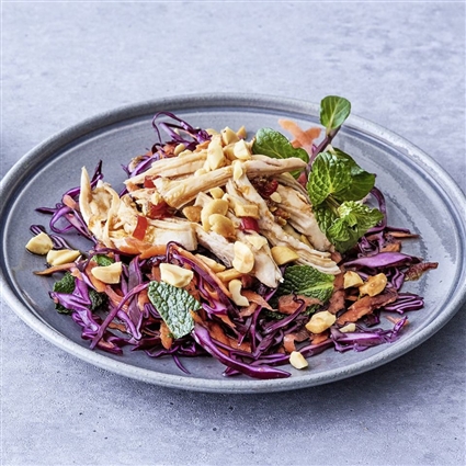 Scharfer Hähnchen-Erdnuss-Salat
