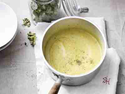 Kartoffelsuppe mit Grünkohl-Chips
