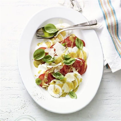 Caprese mit Ei und Parmesan