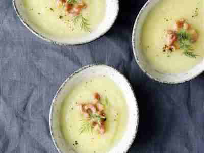 Topinambur-Apfel-Suppe mit Krabben