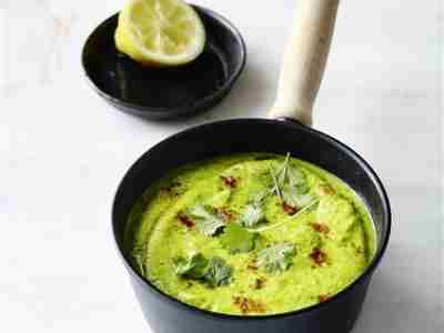 Brokkoli-Avocado-Suppe mit Kurkuma