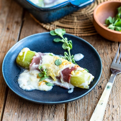 Überbackener Lauch mit Schinken und Käse