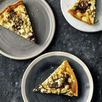 Schafskäse-Zucchini-Quiche mit Rehrücken-Minutensteaks