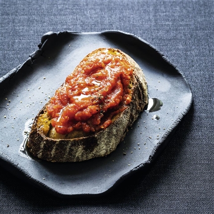 Bruschetta mit selbst gemachtem Tomatenmark