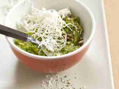 Ziegenkäsepesto mit Haselnüssen