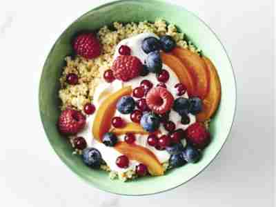 Hirse mit Obstsalat