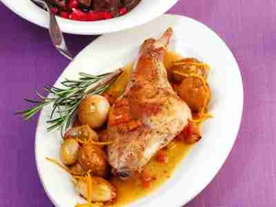Kaninchenkeulen mit Orangenschalotten