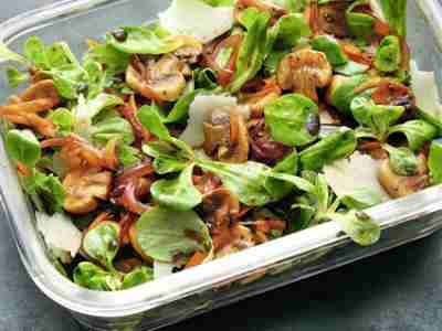 Karamellisierter Pilzsalat