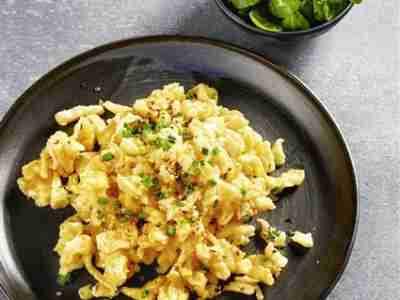 Eiernockerl mit Vogerlsalat