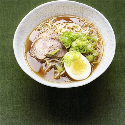 Shoyu-Ramen mit Chashu und Ei