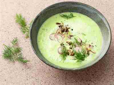Kalte Avocado-Buttermilch-Suppe