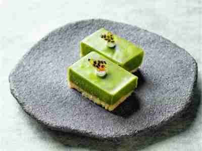 Matcha-Tarte mit weißer Schokolade