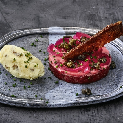 Tatar mit Kartoffelstampf