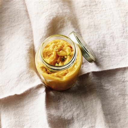 Aprikosenaufstrich mit Süßkartoffeln & Pistazien