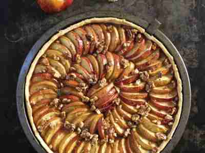 Apfeltarte mit Walnüssen