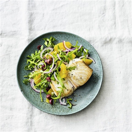Orangensalat mit Heilbutt