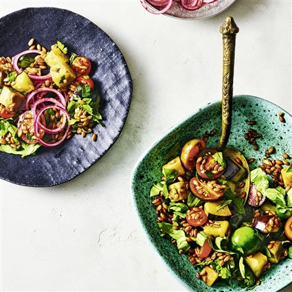 Dinkelsalat mit Sumach-Zwiebeln