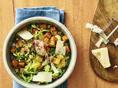Rosenkohlsalat mit Süßkartoffel