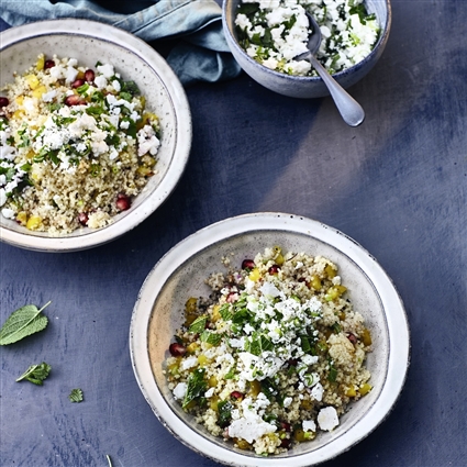 Lauwarmer Couscous-Salat mit Granatapfel