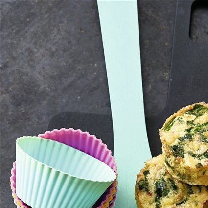 Frühstück-Muffins mit Spinat und Speck