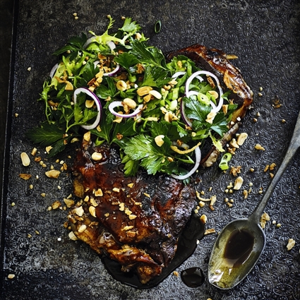 Lammrippe mit Schluppensalat