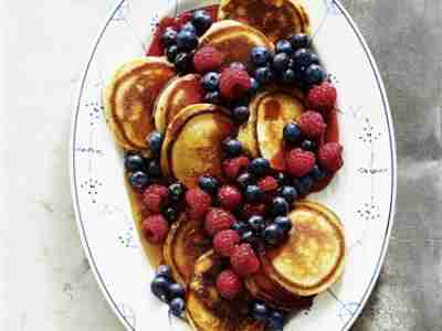Joghurt-Pancakes mit Beeren