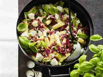 Mediterraner Nudelsalat
