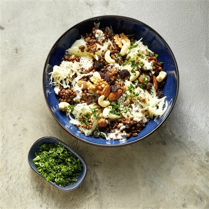 Sauerkraut-Linsen-Salat mit Studentenfutter