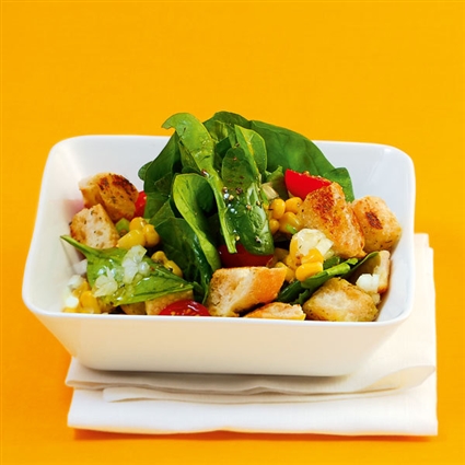 Brotsalat mit Spinat