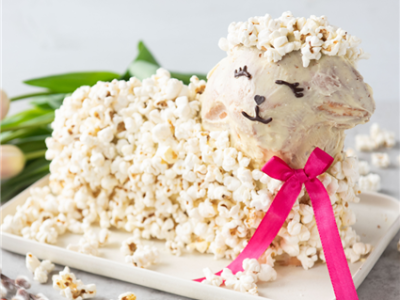 Zuckerfreies Osterlamm mit Popcorn-Fell