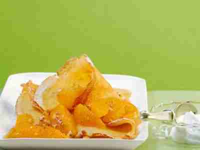 Pfannkuchen mit Orangensalat