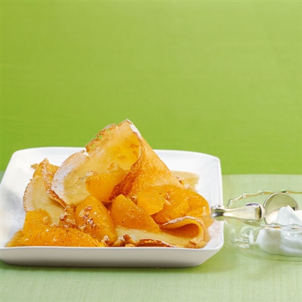 Pfannkuchen mit Orangensalat
