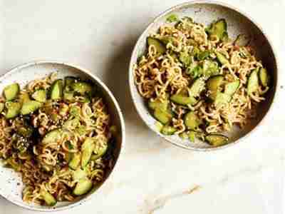 Asia-Nudelsalat mit Gurke