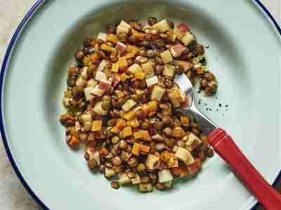 Linsensalat mit Möhren und Äpfeln