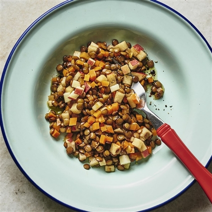 Linsensalat mit Möhren und Äpfeln