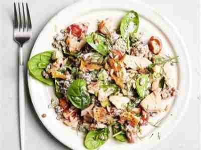 Linsen-Avocado-Salat mit Lachs