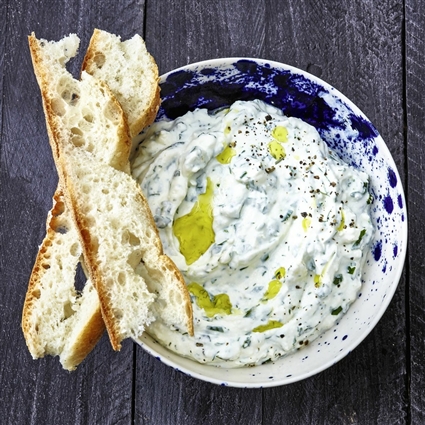 Türkische Schafskäse-Kräuter-Creme
