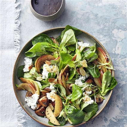 Fitness-Salat mit Hüttenkäse