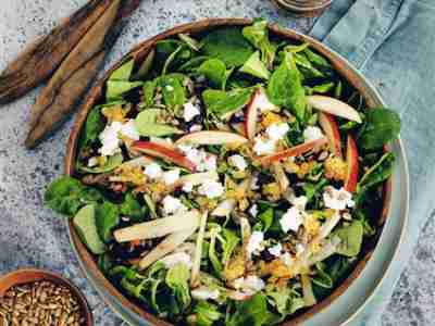 Feldsalat mit roten Linsen