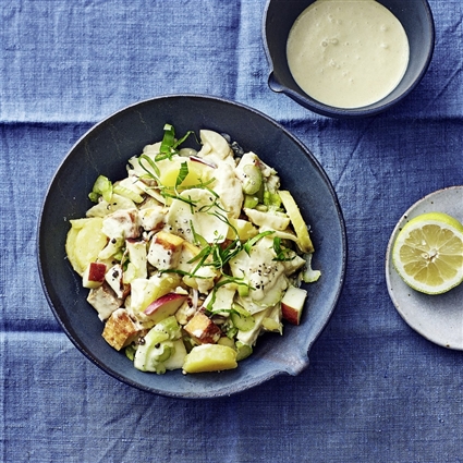 Kartoffelsalat mit Sellerie und Apfel