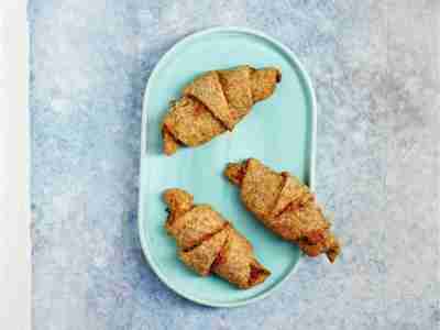 Croissants mit Möhren und Käse