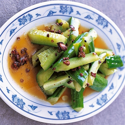 Scharfer Gurkensalat