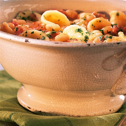 Nudelsuppe mit Bohnen (oder Bohnensuppe mit Nudeln?)