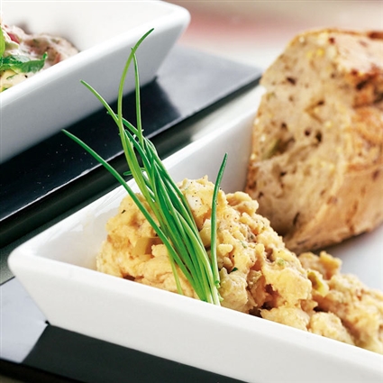 Erdäpfelkas mit Sardellenfilets