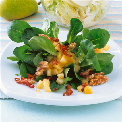 Feldsalat mit Äpfeln und Speck