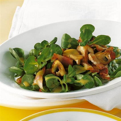 Feldsalat mit Speckpilzen