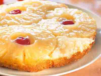 Ananaskuchen mit Kirschen