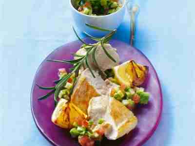 Avocado-Tomaten-Salsa mit Huhn